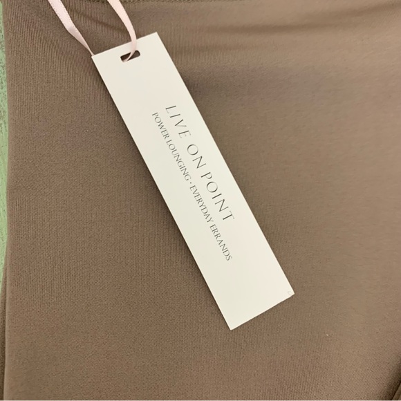 Victoria's Secret High Rise Live On Point Crossover 7/8 Length Leggings size 10 - Picture 6 of 13